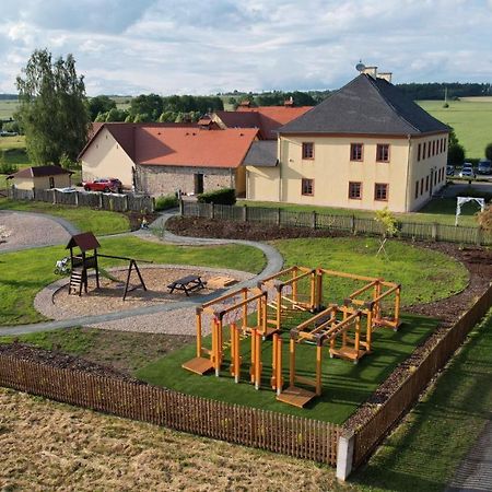 Penzion Na Fare Dubenec Exteriör bild