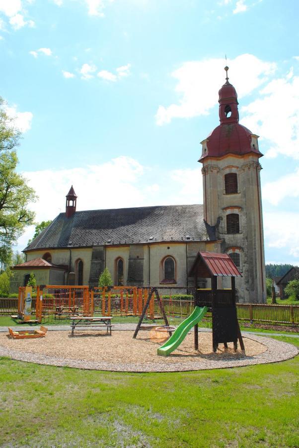 Penzion Na Fare Dubenec Exteriör bild