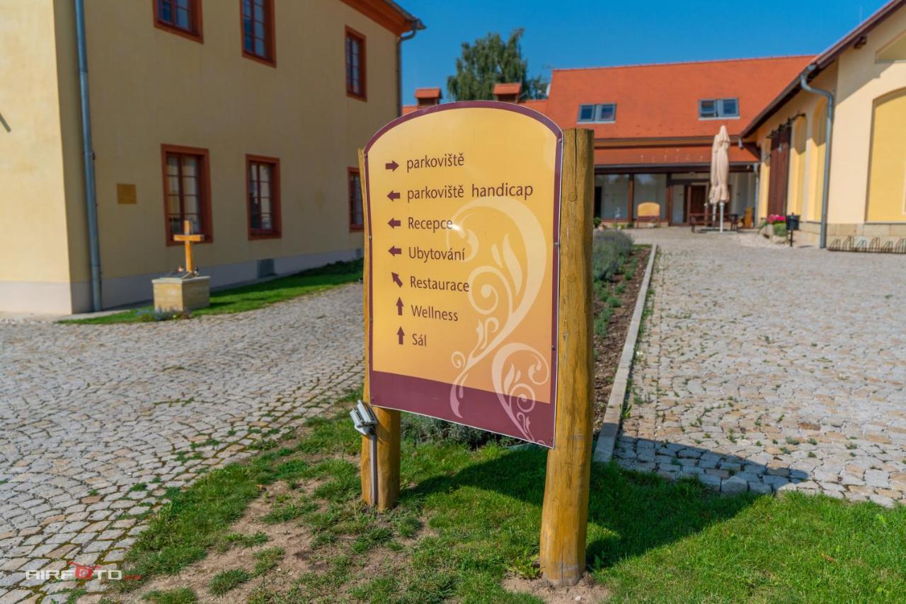 Penzion Na Fare Dubenec Exteriör bild
